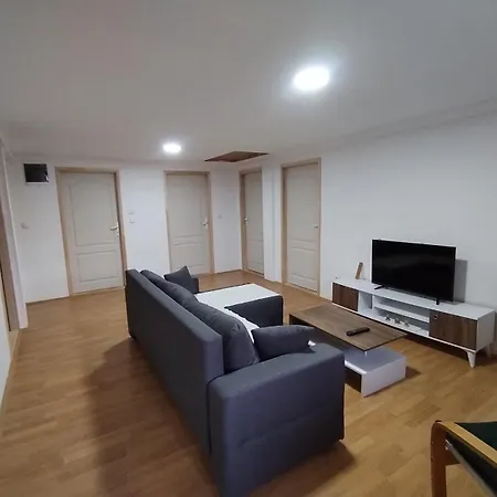Dunav Deveti Oktobar 22 Апартаменты