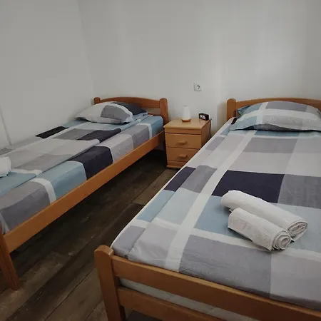 Dunav Deveti Oktobar 22 公寓