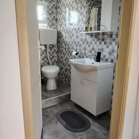 Dunav Deveti Oktobar 22 * دونيي ميلانوفاتس