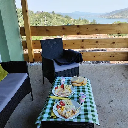 Dunav Deveti Oktobar 22 * Доньи-Милановац